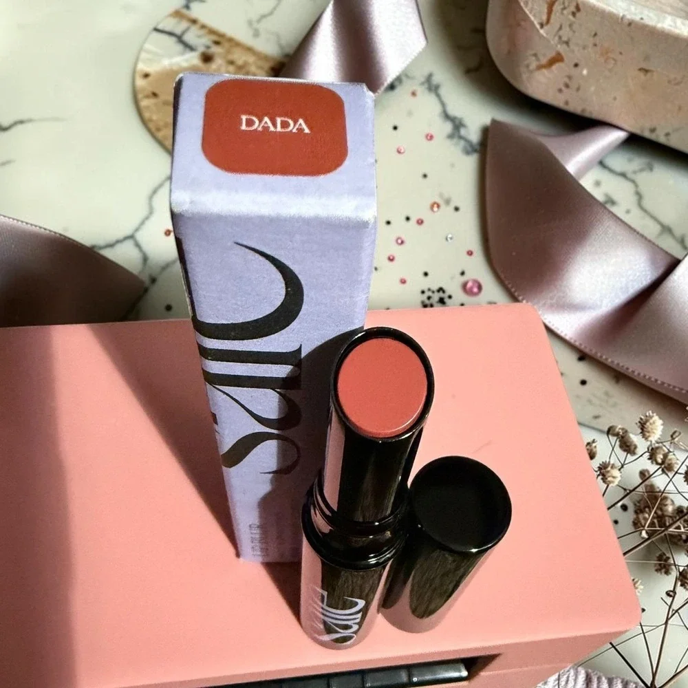 Saie - Lip Blur Matte-Blurring Lipstick - Shade: Dada - *NIB*